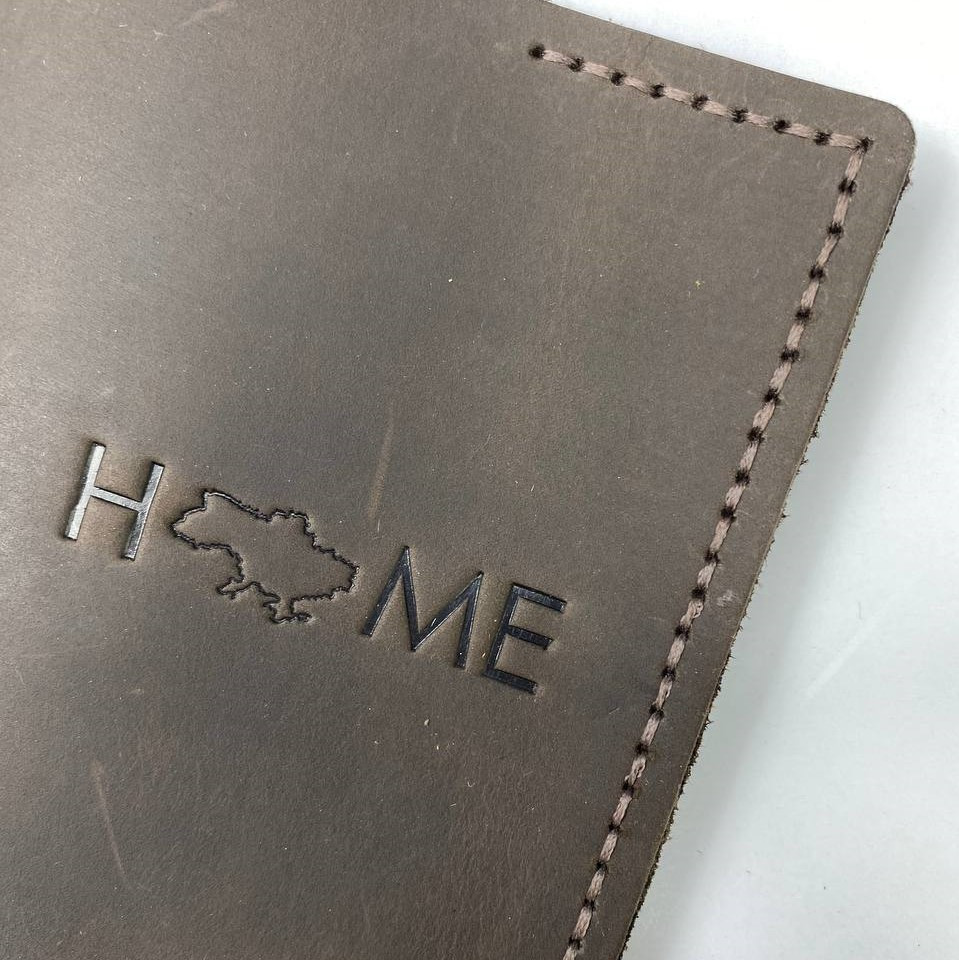 Паспортниця Коричнева Home шкіряна, стильний практичний чохол зі шкіри з тисненням, обкладинка на паспорт — изображение 2