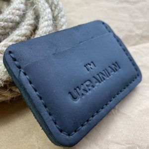 Картхолдер шкіряний Чорний із тисненням UA, стильний органайзер чохол зі шкіри для 4 банківських карток